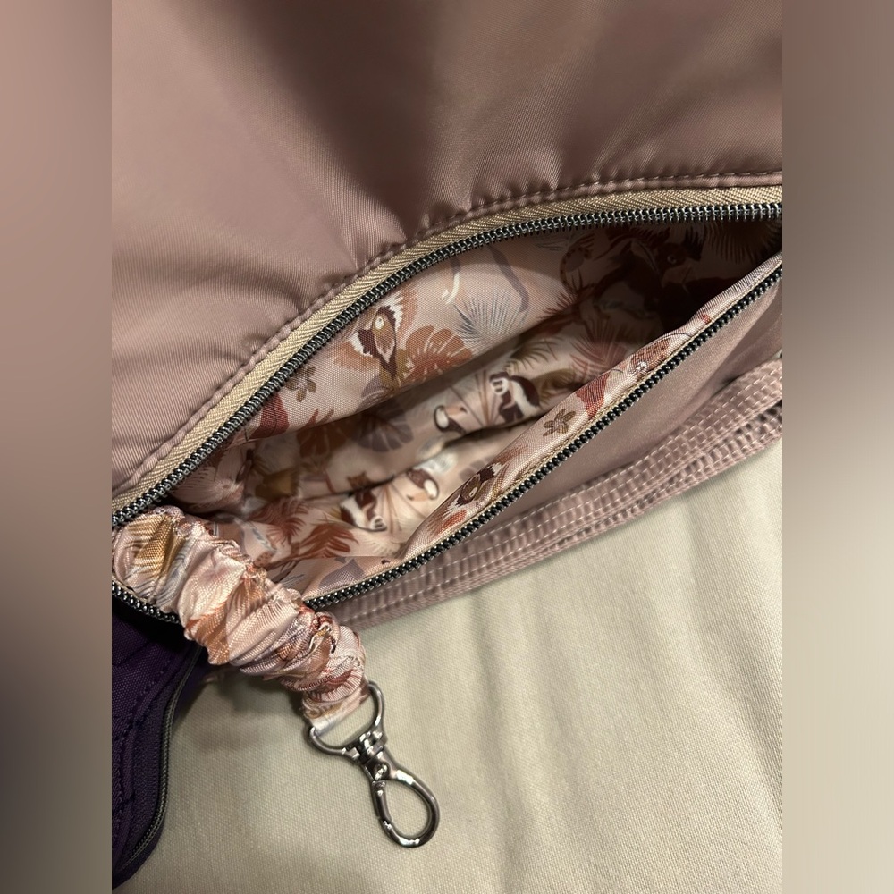 Lug Windsail Sling Bag w/ Purple Heart Shaped Pouch - Picture 9 of 11